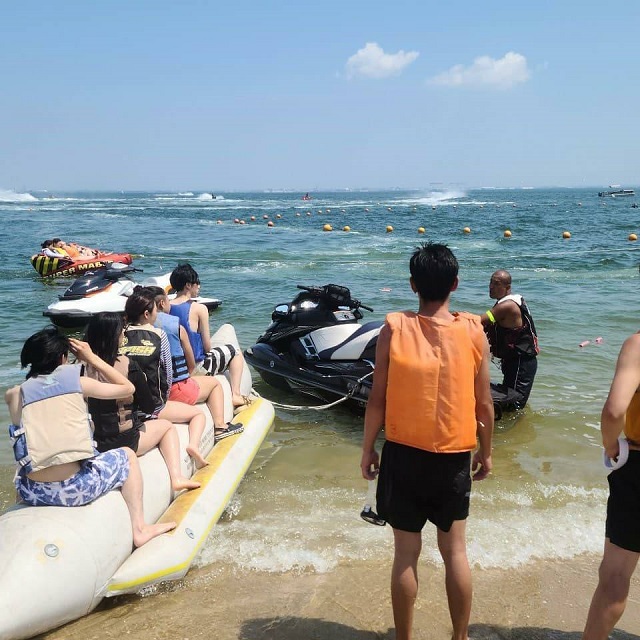 ジェットスキー